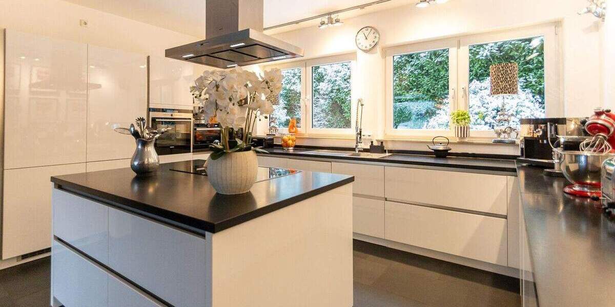 Luxuriöses Einfamilienhaus mit außergewöhnlichem Raumkonzept in Bestlage von Neuss-Selikum 9 zimmer