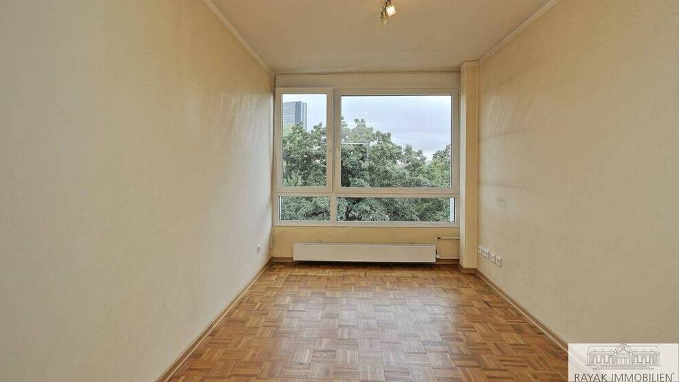 Licht, Luft und Lage - 103?m² Wohnkomfort mit zwei Balkonen und Tiefgaragenplatz in Mörsenbroich