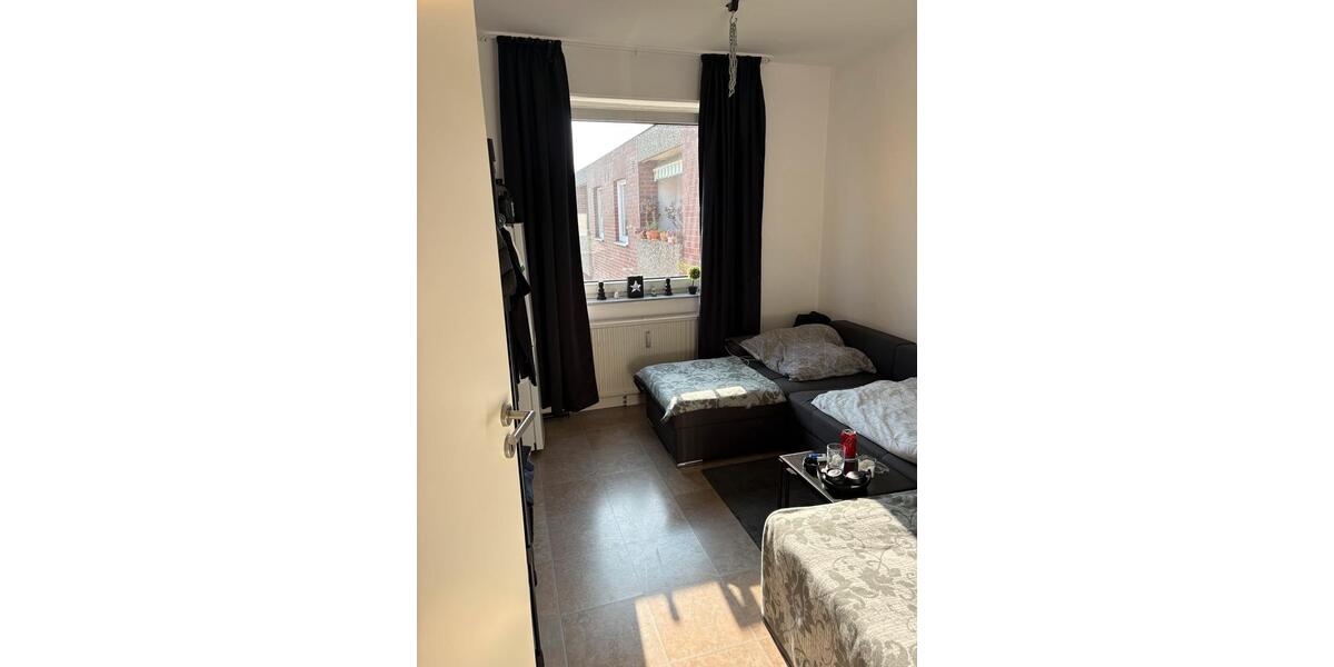 Dachgeschoßwohnung Mönchengladbach West - 4 Zimmer, 93 m&sup2;, 180.000&euro; | Angebot:27077729