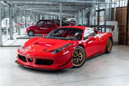 Ferrari 458 22.000 km 268.890 € Düsseldorf 40591