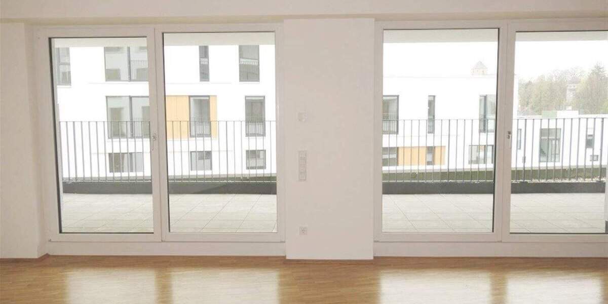 Attraktive 4 Zi. Neubauwohnung mit EBK und Fußbodenheizung plus Sonnenterrasse. 4 zimmer