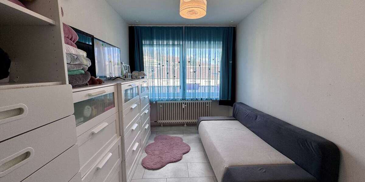 Traumhafte 3,5-Zimmer-Wohnung mit großem Balkon, herrlicher Aussicht, Garage und inkl.Einbauküche 3 zimmer