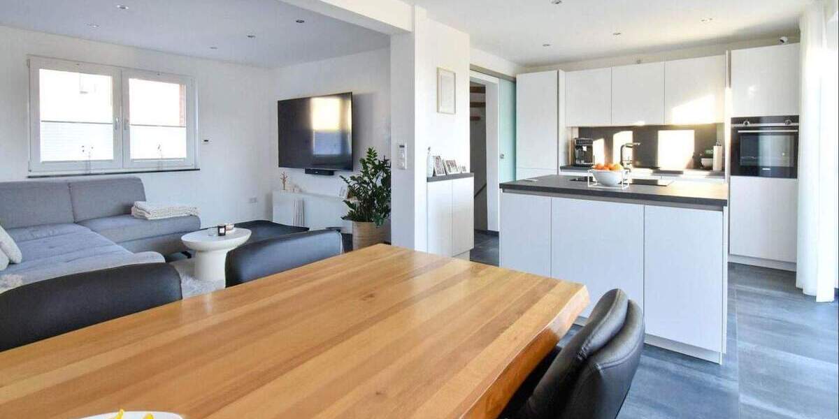 Modernisiertes Raumwunder mit 463 m² Grundstück, 3-fach Glas & FB - Heizung in Toplage von Buchholz 4 zimmer