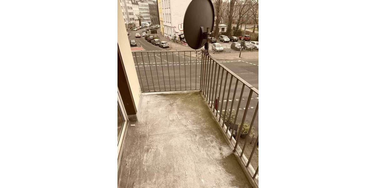 Zentrales Wohnen mit 2 Balkonen nähe Wehrhahn! 4 zimmer