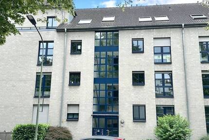 Große Etagenwohnung inkl. Tiefgaragenstellplatz in gefragter Wohnlage