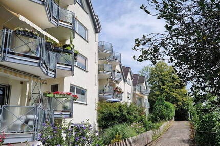 Sehr schöne, helle, sonnige, ruhige und gepflegte 2-Zimmer- DG Wohnung in Wuppertal West