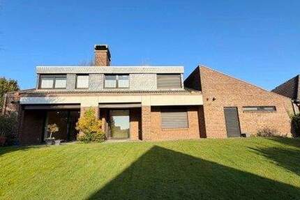 Modernisierungsbedürftiges Architektenhaus in unverbaubarer Feldrandlage von MG-Venn! 9 zimmer