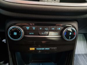 Ford Puma Titanium Parkass. Winterräder AHK uvm 29.044 km 17.980 &euro; HAAN 42781