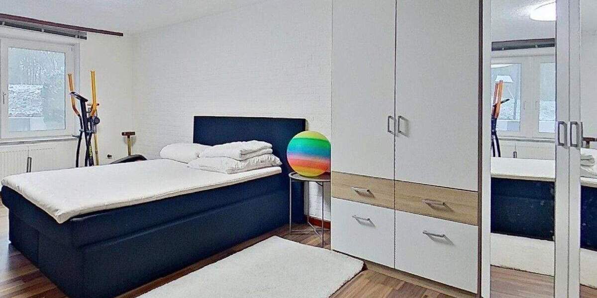 Raumwunder ! Hier ist Platz für alle im Zweifamilienhaus im Neusser Süden 8 zimmer