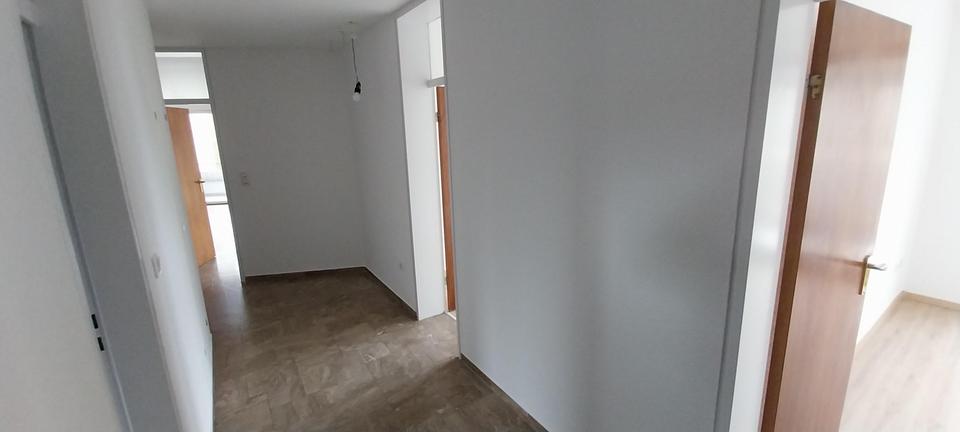 Etagenwohnung Leverkusen Schlebusch - 3 Zimmer, 100 m&sup2;, 950&euro; | Angebot:26287797
