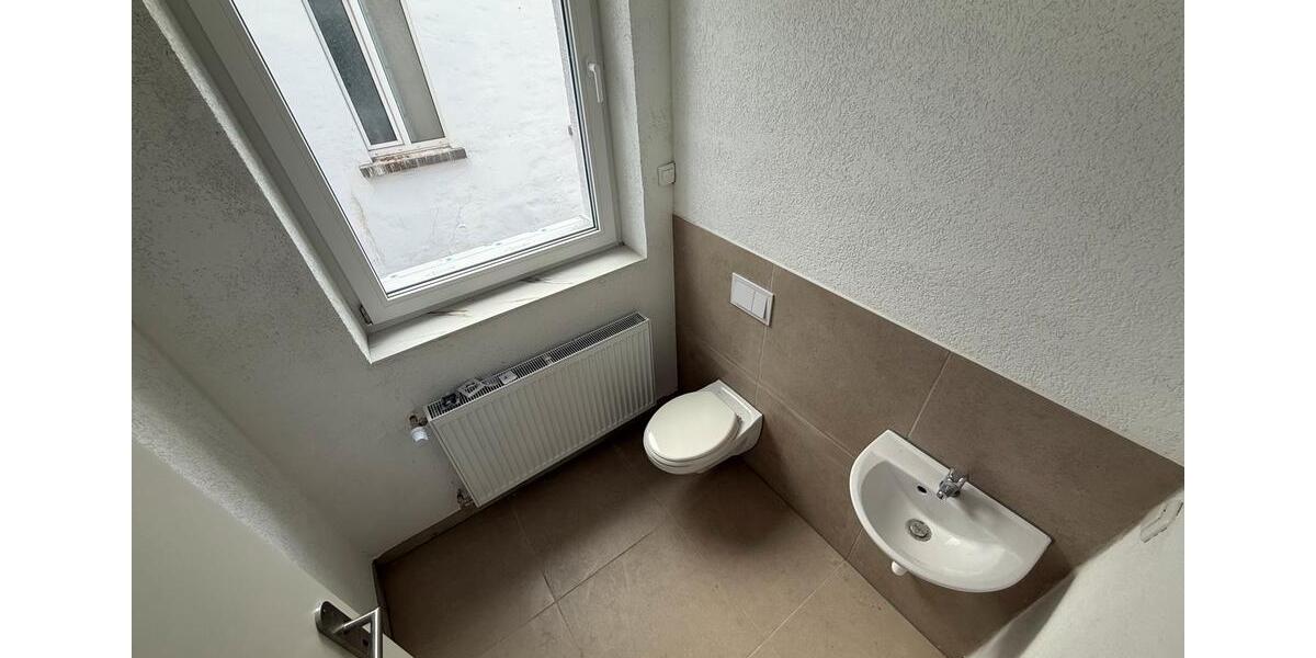 Etagenwohnung Krefeld Cracau - 3 Zimmer, 105 m&sup2;, 1.100&euro; | Angebot:25363571