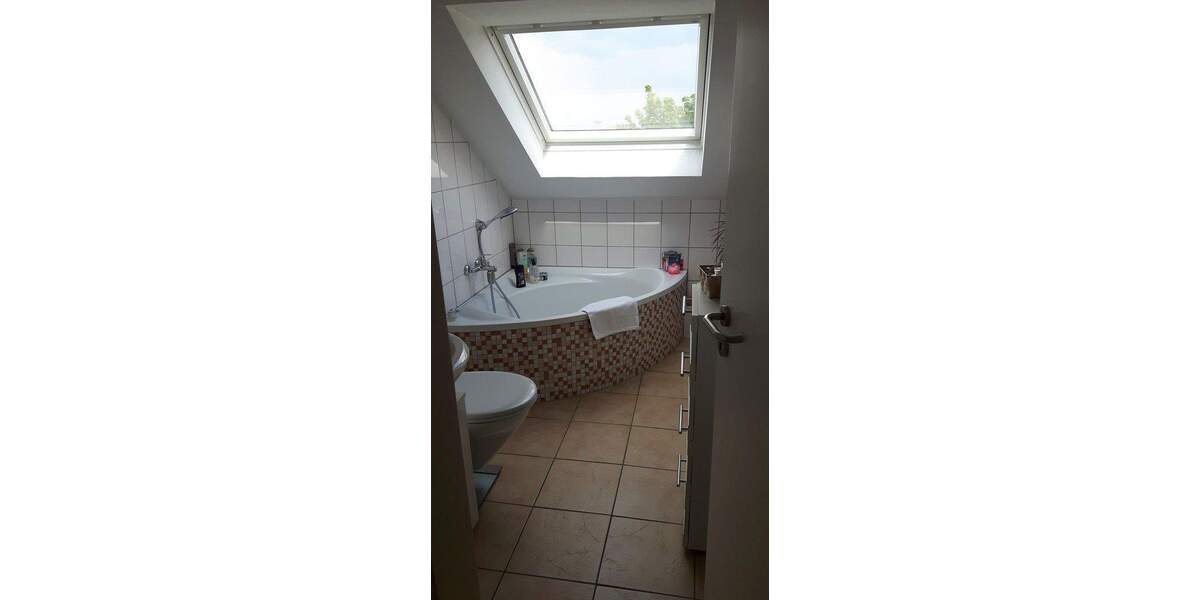 MFH Ratingen Mitte, 14 Wohnungen 790 qm Wfl., 6 Garagen, 3 Stellplätze zimmer