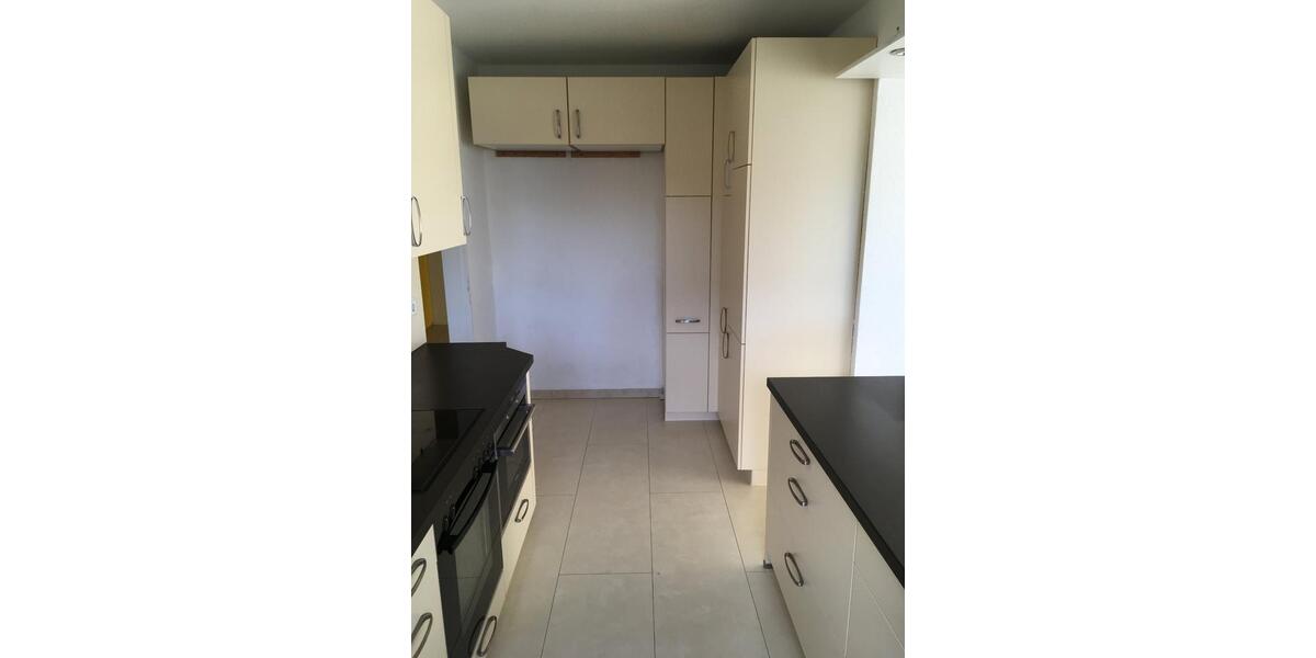 Helle 4 ZKB mit EBK, 2 Balkonen, Tageslichtbad, Tiefgaragenstellp 4 zimmer