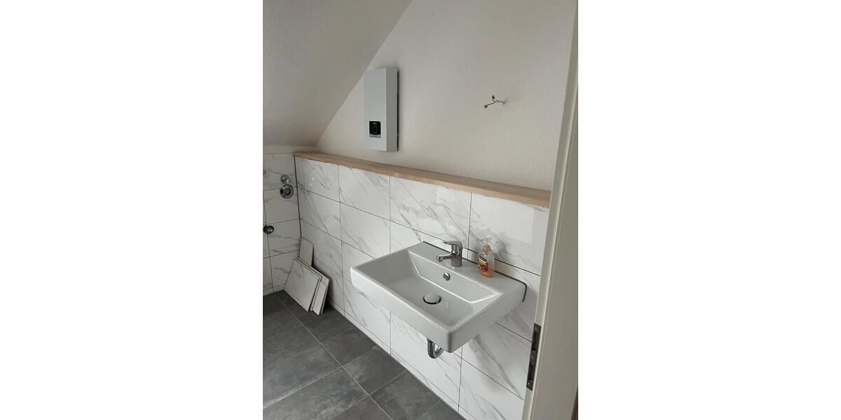 Dachgeschoßwohnung Krefeld Cracau - 3 Zimmer, 63 m&sup2;, 135.000&euro; | Angebot:26184839