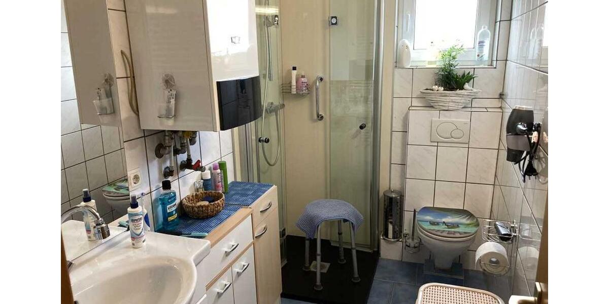 Große vermietete ETW im Erdgeschoss mit 2 Stellplätzen von Privat 6 zimmer