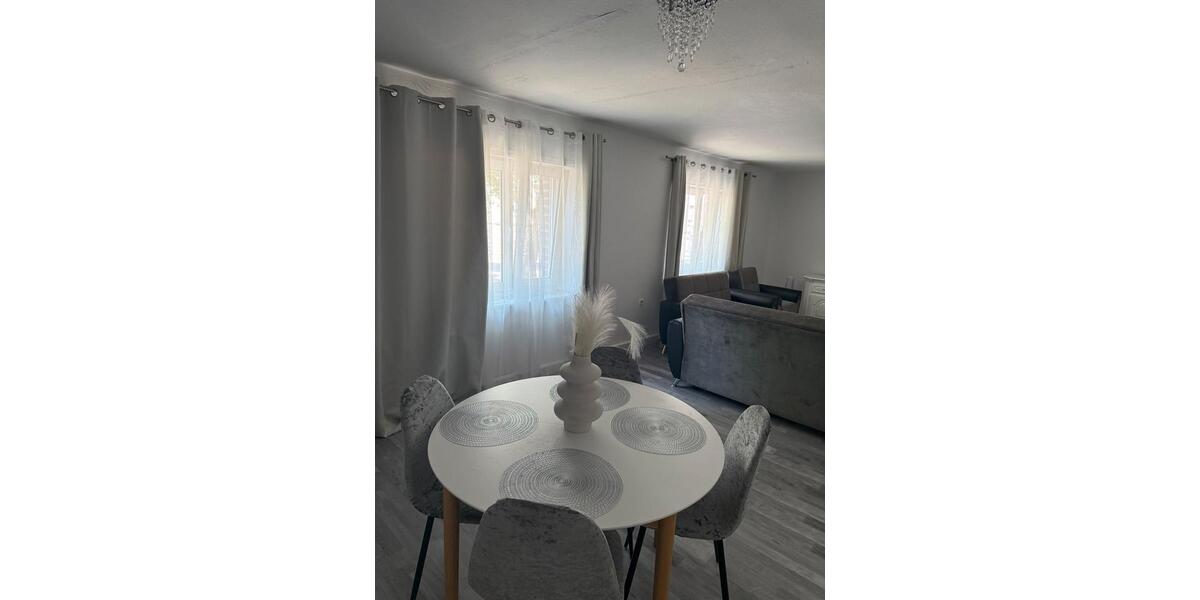 Etagenwohnung Mönchengladbach Süd - 4 Zimmer, 110 m&sup2;, 165.000&euro; | Angebot:27055674