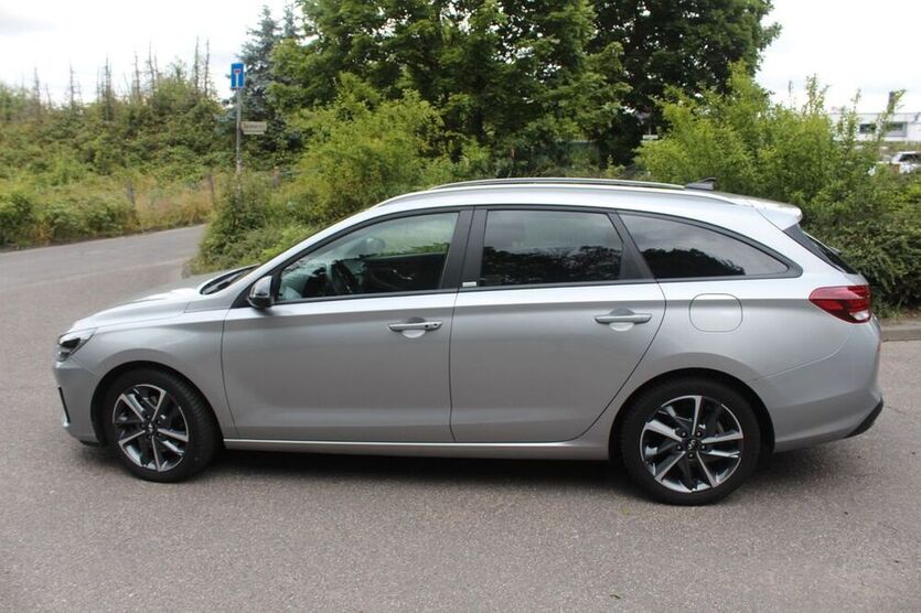 i30