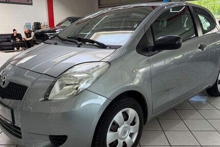 Toyota Yaris 188.000 km 2.600 &euro; Leverkusen 51371