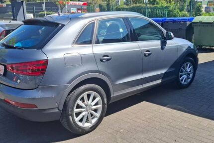 Audi Q3 135.000 km 13.900 &euro; Düsseldorf 40589