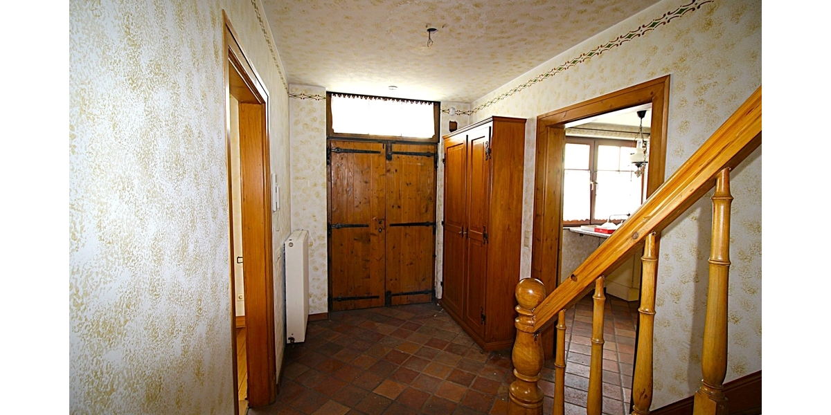 Kernsaniertes Einfamilienhaus mit (Bau)-Grundstück und großem Anbau mit vielen Nutzungsmöglichkeiten 5 zimmer