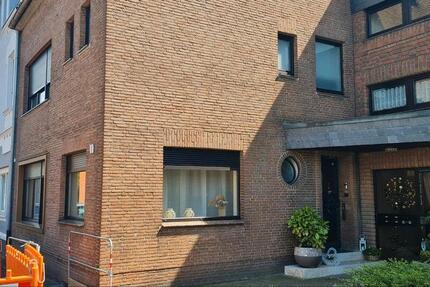 Haus Mönchengladbach Nord - 6 Zimmer, 176 m&sup2;, 550.000&euro; | Angebot:26992826