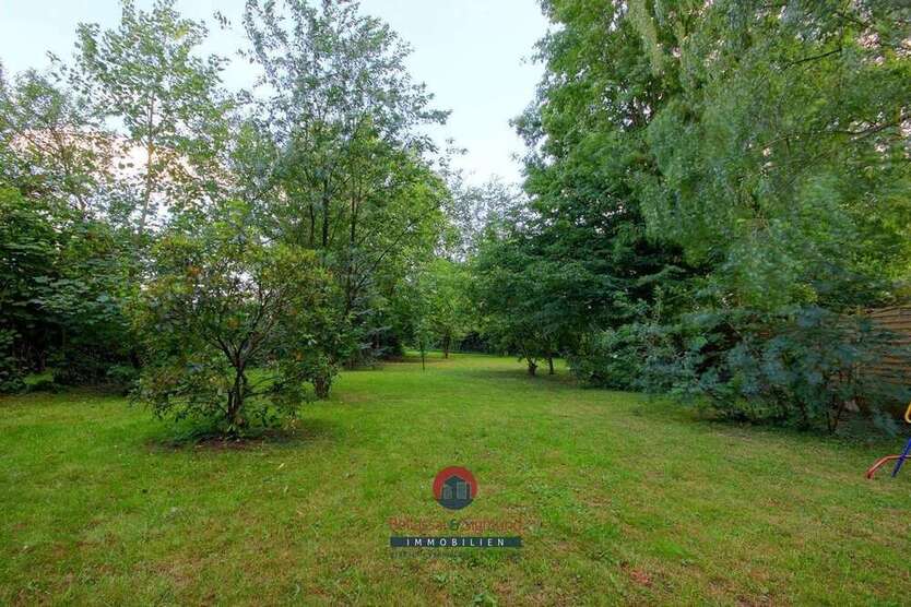 Haus zum Kaufen in Krefeld 449.000 € 200 m²