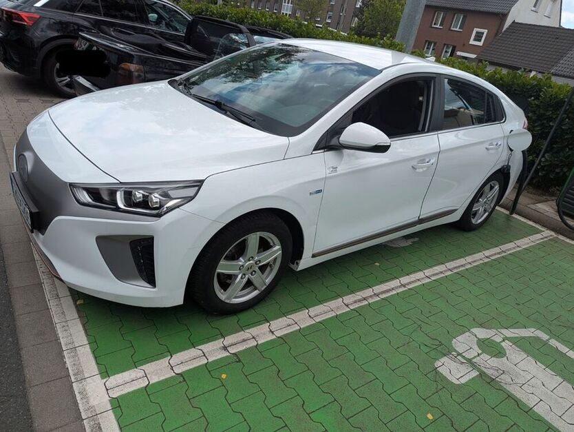 IONIQ