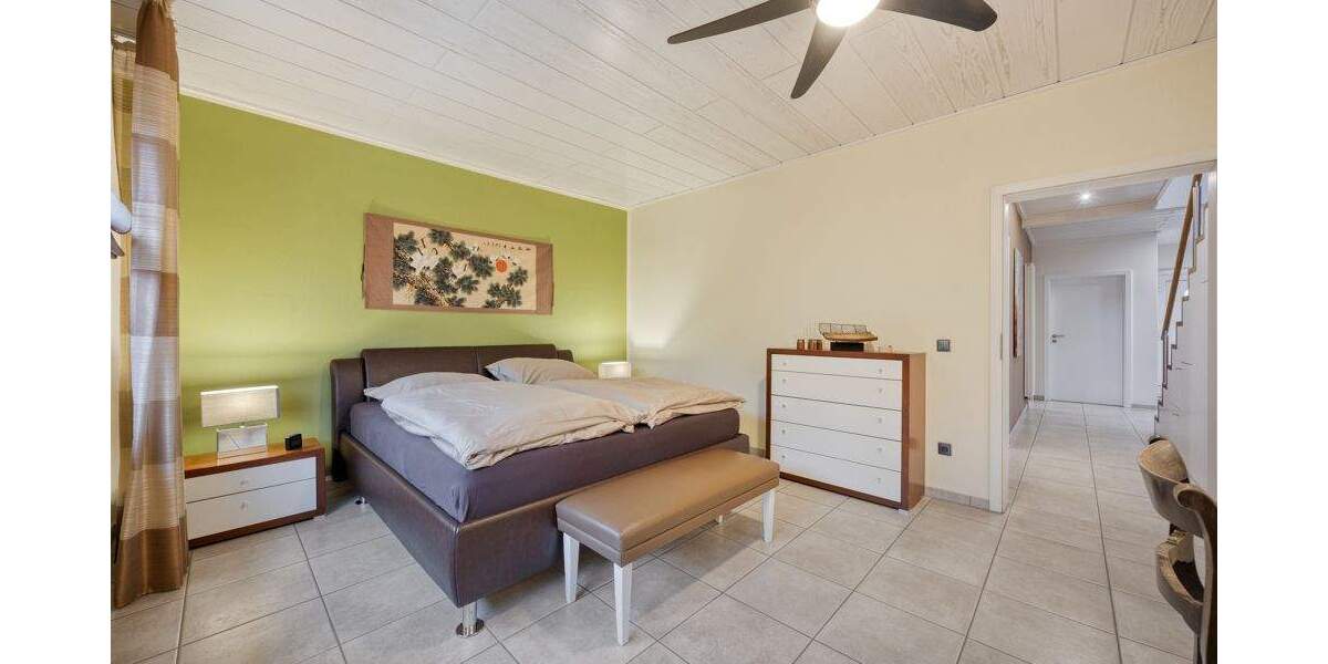 Einfamilienhaus Langenfeld Richrath - 6 Zimmer, 220 m&sup2;, 850.000&euro; | Angebot:25802492