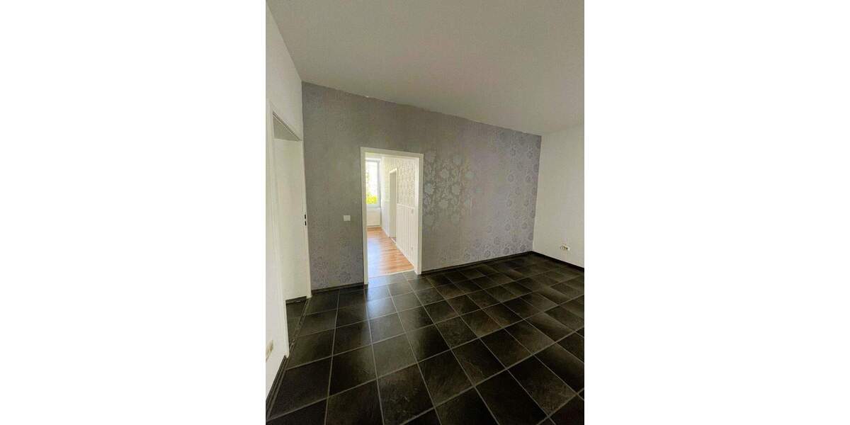 == Reserviert == Ungeschliffener Diamant zimmer