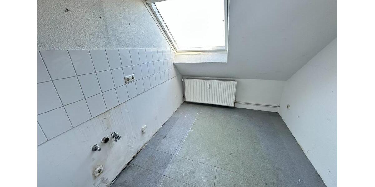 Dachgeschoßwohnung Duisburg Duisburg-Mitte - 3 Zimmer, 53 m&sup2;, 440&euro; | Angebot:25756995