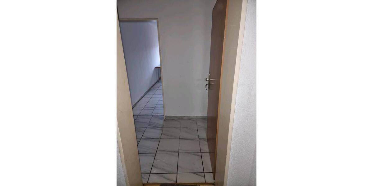 Etagenwohnung Mönchengladbach Süd - 3 Zimmer, 83 m&sup2;, 1.300&euro; | Angebot:26127004