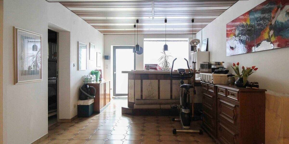 Top gepflegtes 2-Familienhaus in ruhiger Lage mit schönem Grundstück 8 zimmer