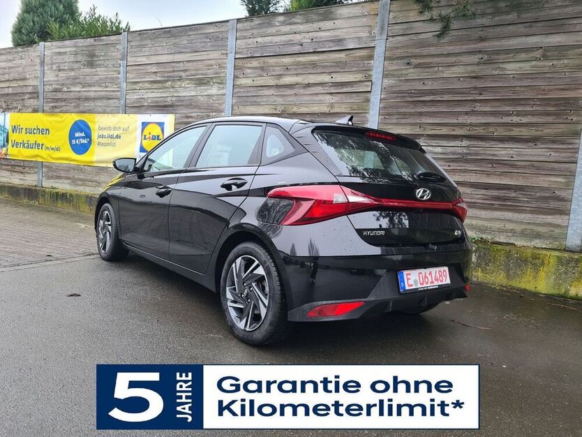 i20