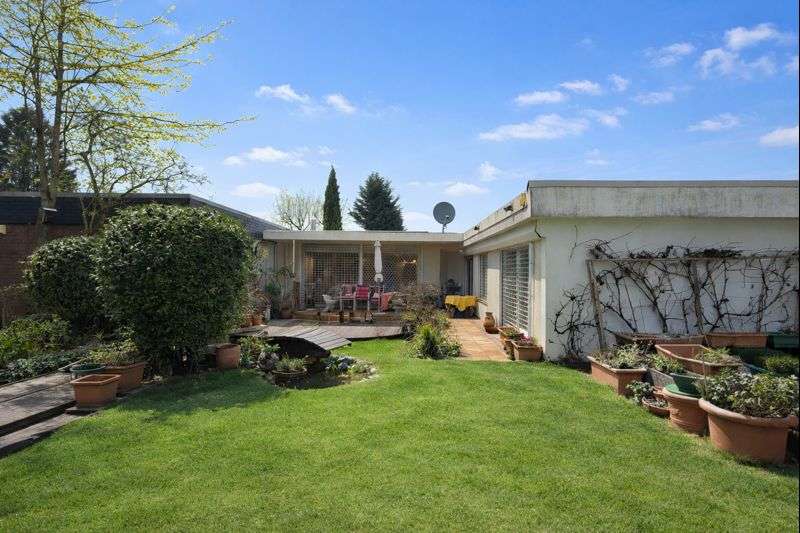 Haus zum Kaufen in Düsseldorf 1.200.000 € 150 m² 5 zimmer