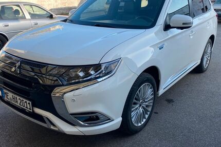 Mitsubishi Outlander 72.000 km 17.700 &euro; Monheim 40789