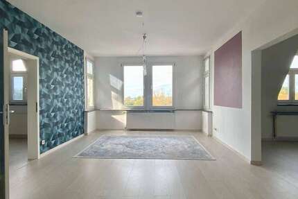 Wohnung zum Kaufen in Solingen 195.000 € 117 m²