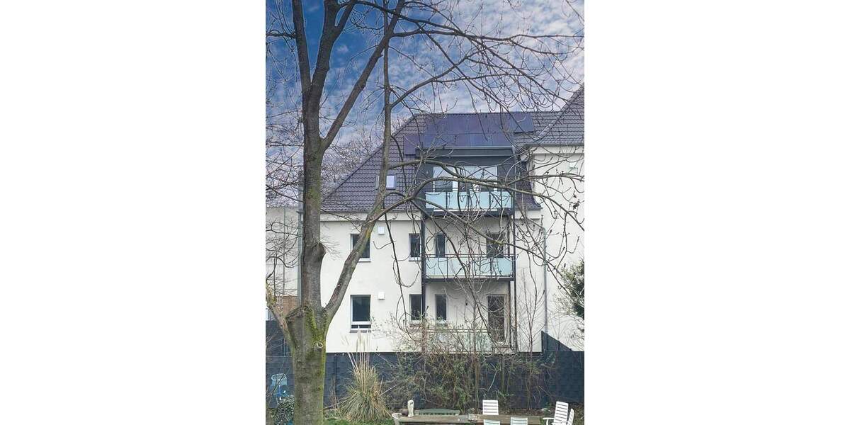 Top-Wohnung im 1. OG mit Balkon, energetisch kernsaniert 3 zimmer