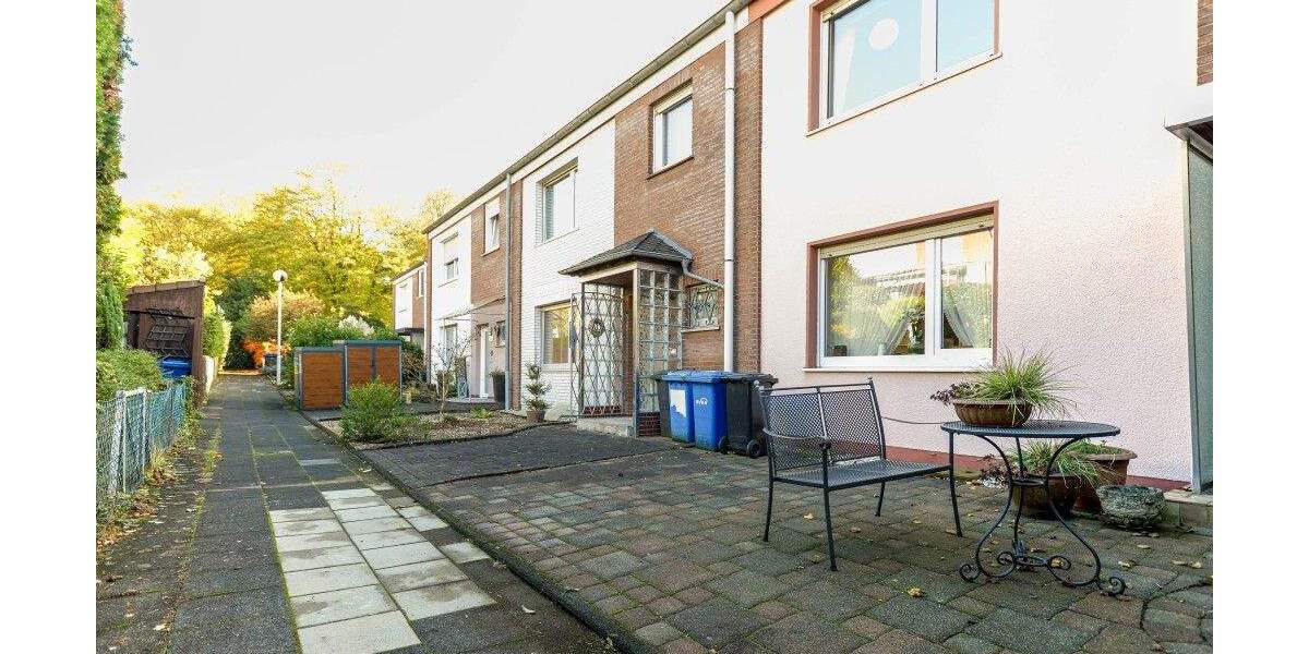 Reihenmittelhaus mit Garage * 4 Zimmer * Süd-Terrasse * Keller * Wannenbad 4 zimmer