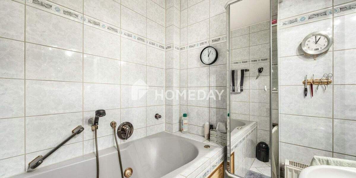 Ein Zuhause mit Substanz: durchdachter Grundriss, Terrasse mit Pergola und viel Raum für Familie 5 zimmer