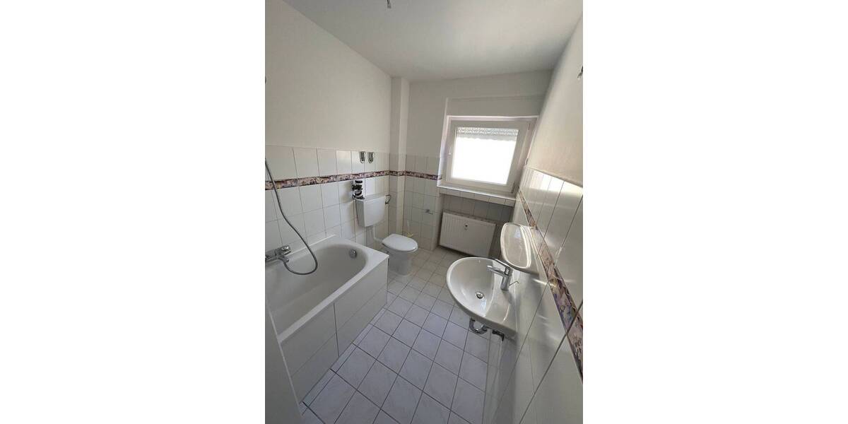 Etagenwohnung Grevenbroich Stadtmitte - 3 Zimmer, 71 m&sup2;, 599&euro; | Angebot:26912859
