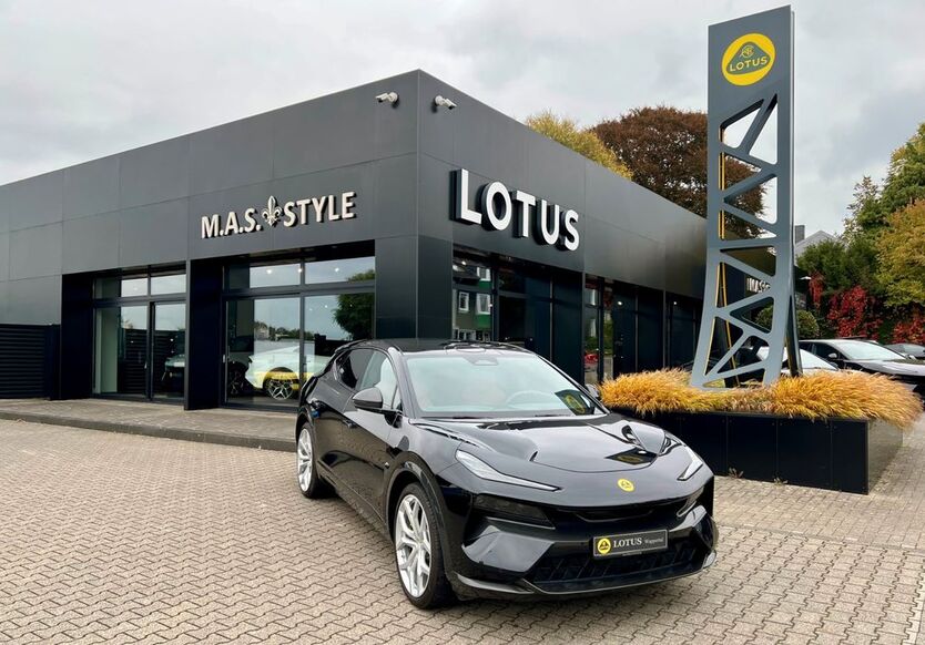 Lotus Eletre 5.320 km 119.950 € Wuppertal 42349
