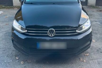 VW Touran 101.000 km 15.000 &euro; Duisburg 47053