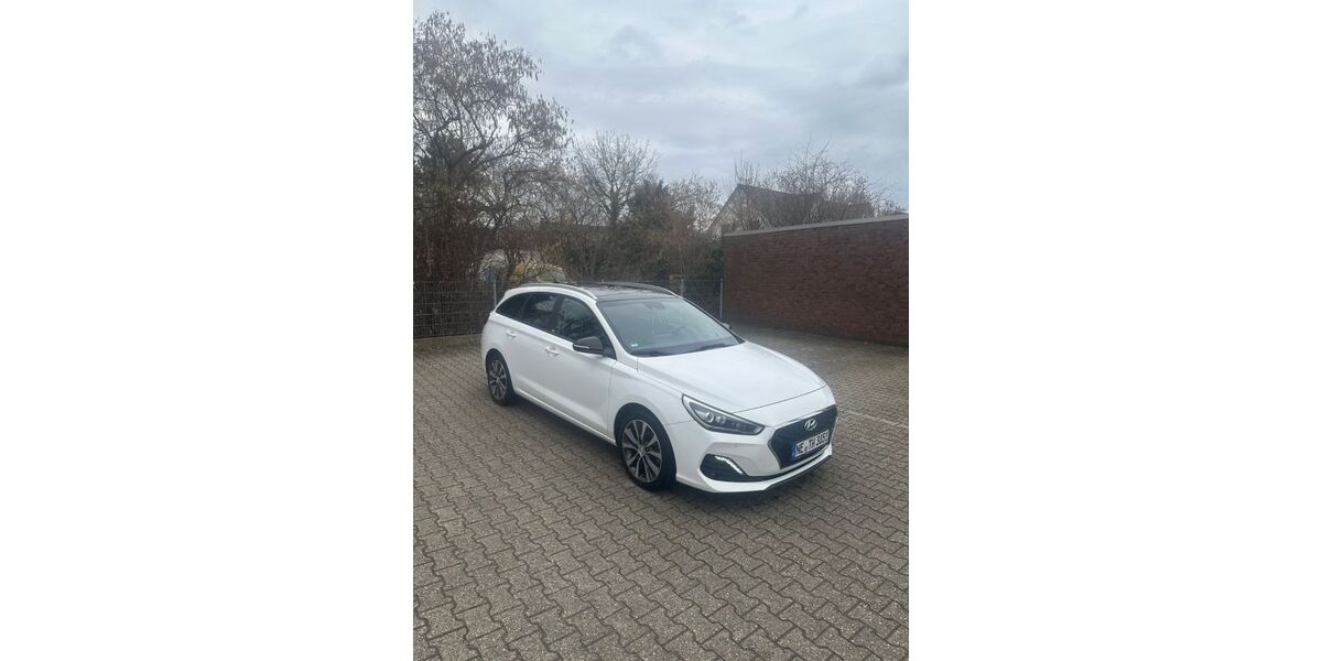 Hyundai i30 95.000 km 17.200 &euro; Grevenbroich 41515