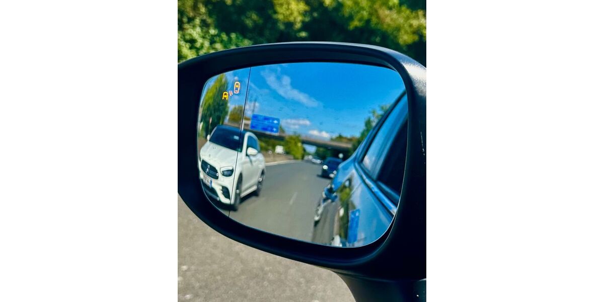 Mazda 3 145.110 km 7.800 &euro; Neuss 41462