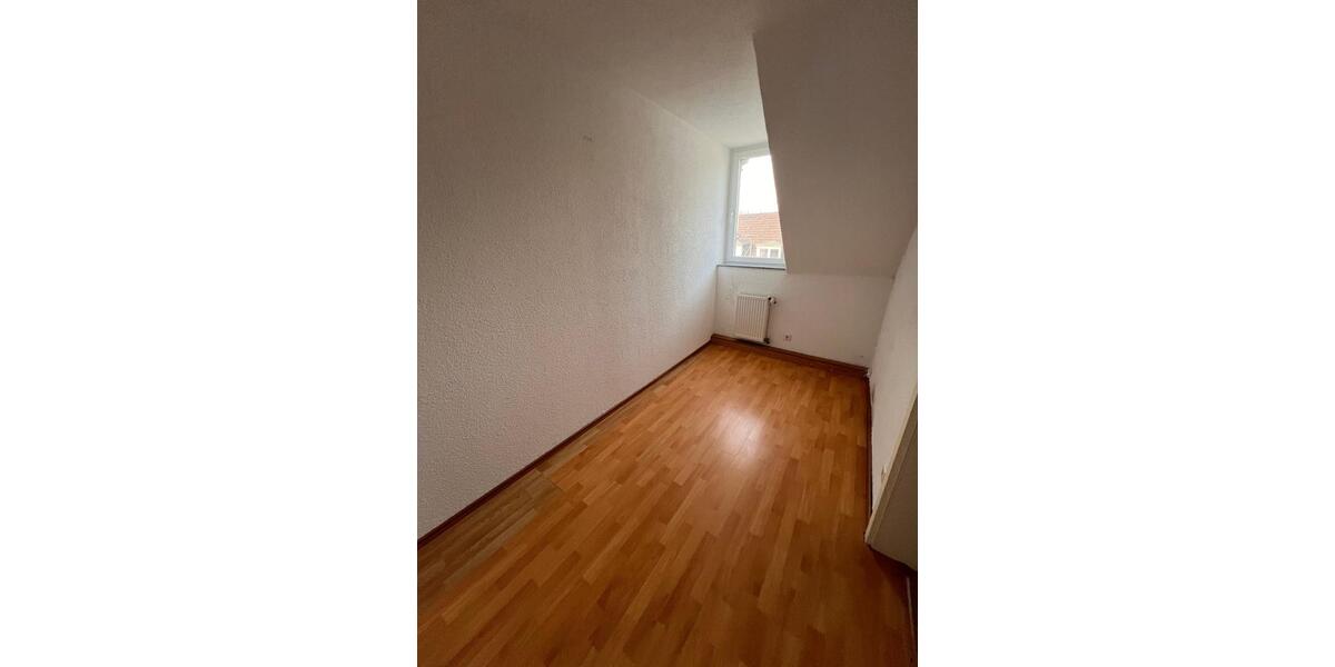 Dachgeschoßwohnung Solingen Wald - 3 Zimmer, 80 m&sup2;, 750&euro; | Angebot:26335367