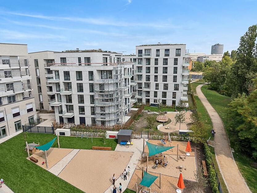 Familien aufgepasst: Großzügige 4-Zimmer-Wohnung mit Balkon und zwei Bädern (mietpreisgedämpft) zimmer