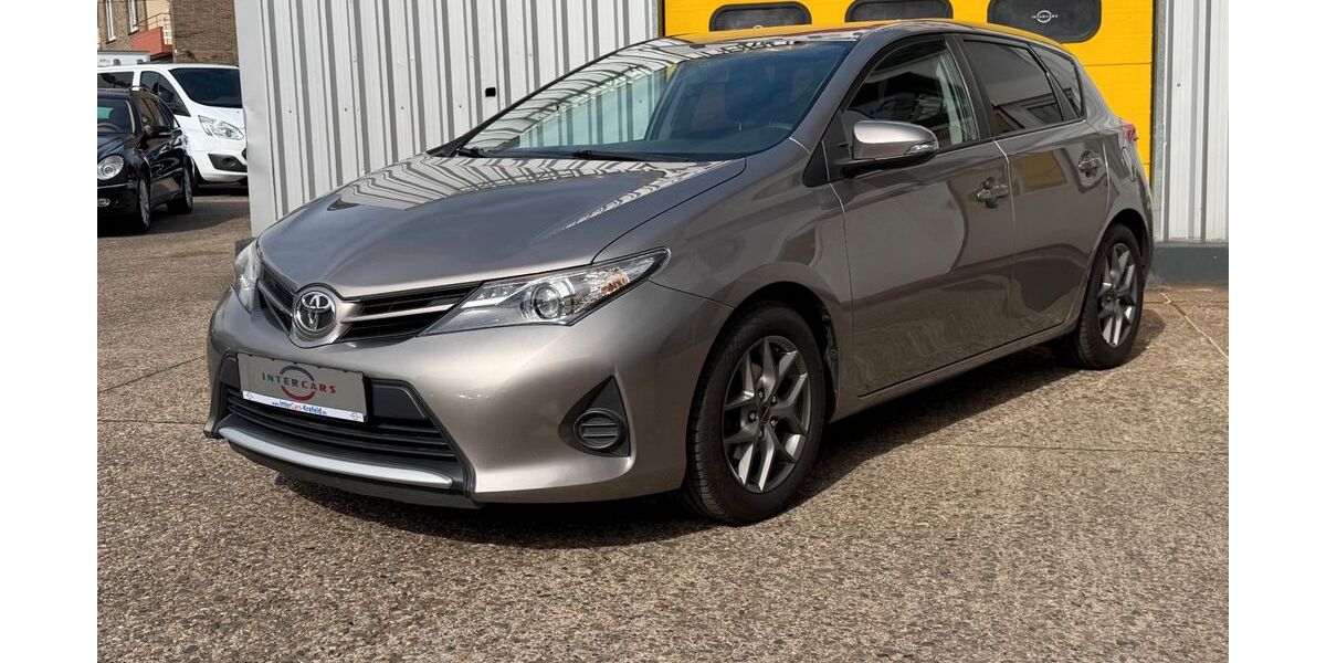Toyota Auris 120.000 km 6.970 &euro; Krefeld 47799