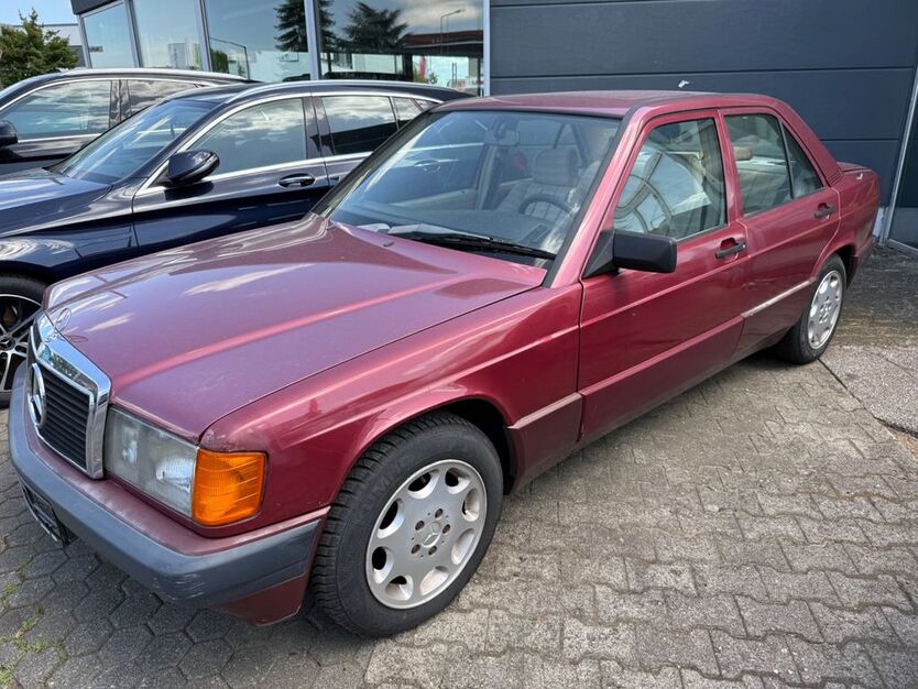 Mercedes-Benz 190 215.296 km 2.790 € Köln 50767