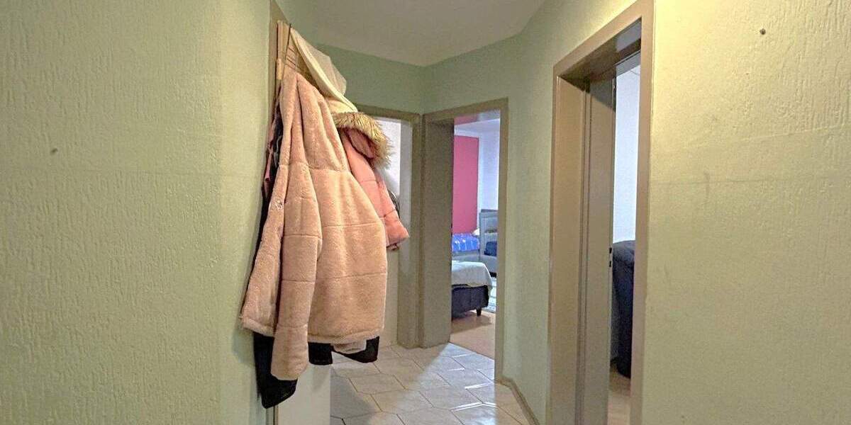 Etagenwohnung Duisburg Untermeiderich - 3 Zimmer, 82 m&sup2;, 129.000&euro; | Angebot:24793810