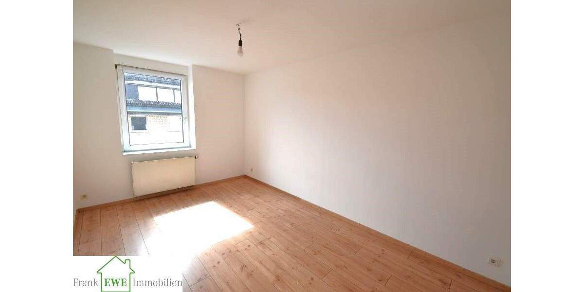 Etagenwohnung Düsseldorf / Eller Eller - 3 Zimmer, 82 m&sup2;, 264.000&euro; | Angebot:25166970